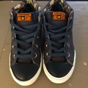 Converse shoes kids// sz 3